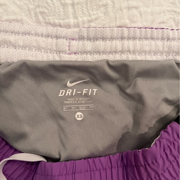 Nike running shorts - Picture 3 of 3